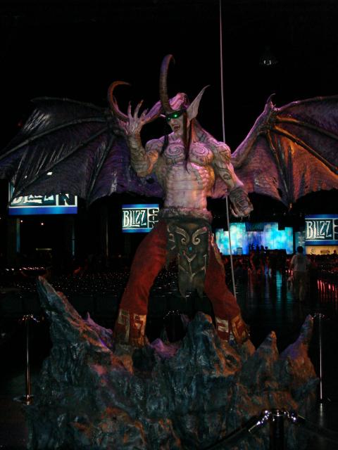 illidan_statue